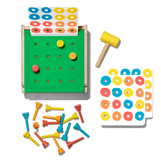 Lovevery Match and Tap Hammer Set Klopfspiel Box