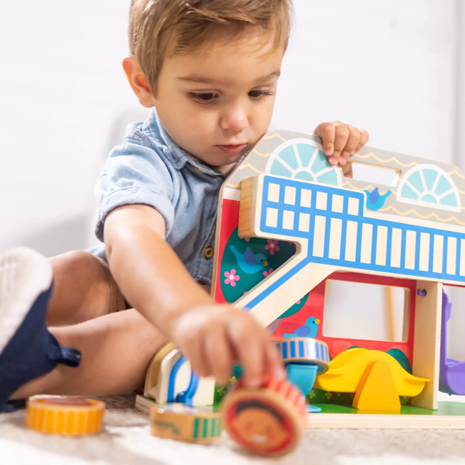 Melissa & Doug GO Tots Schulhof Holzspielzeug ab 12 Monate