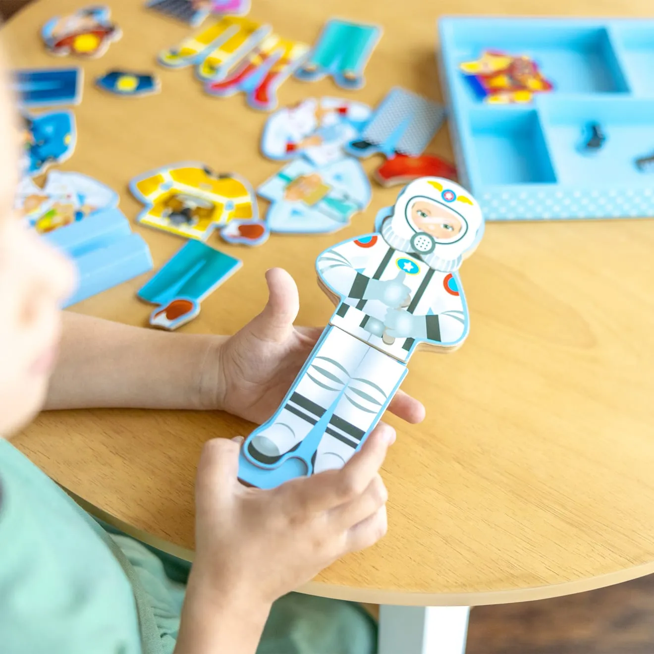 Melissa and Doug Julia Anziehfigur Magnetspiel Berufe 24tlg