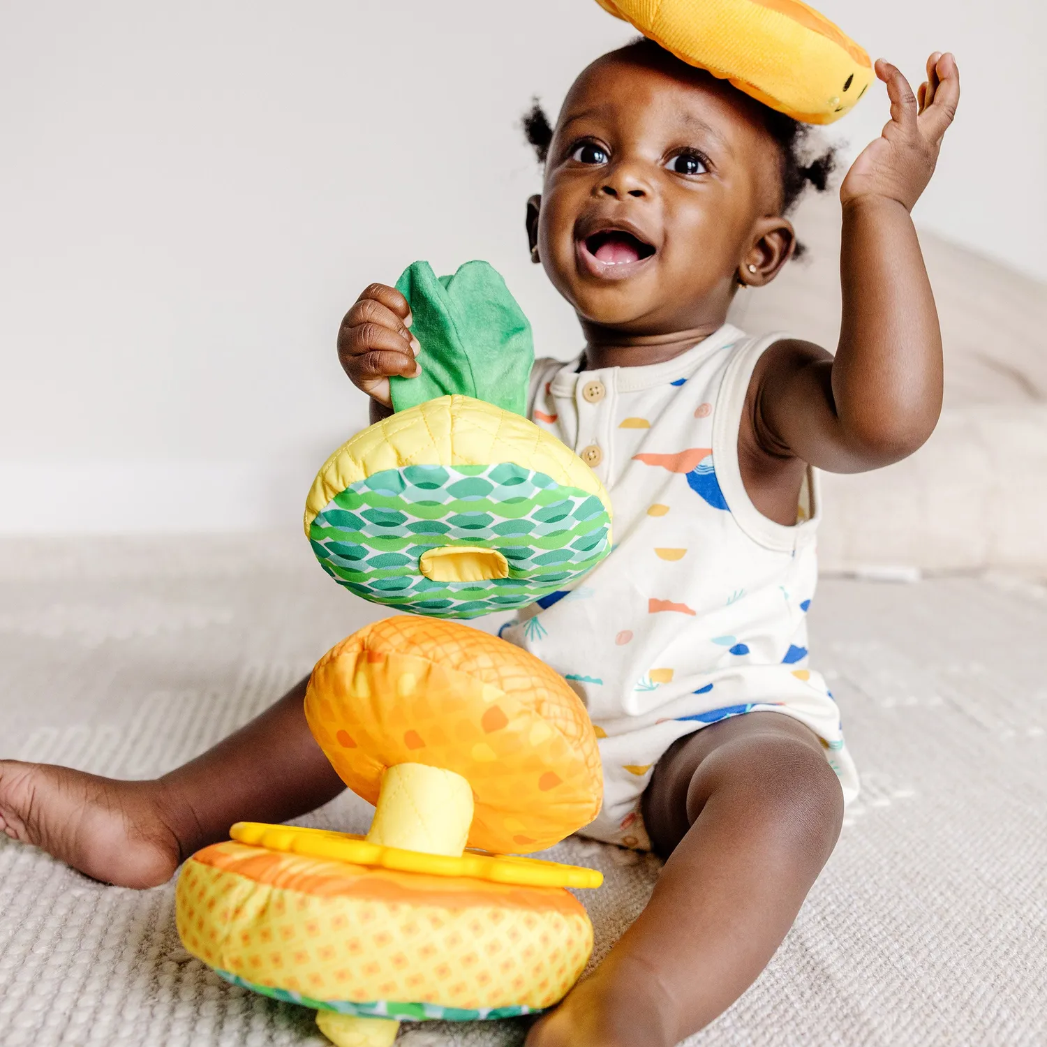 Melissa & Doug Pineapple Stapelturm Baby Ananas weich