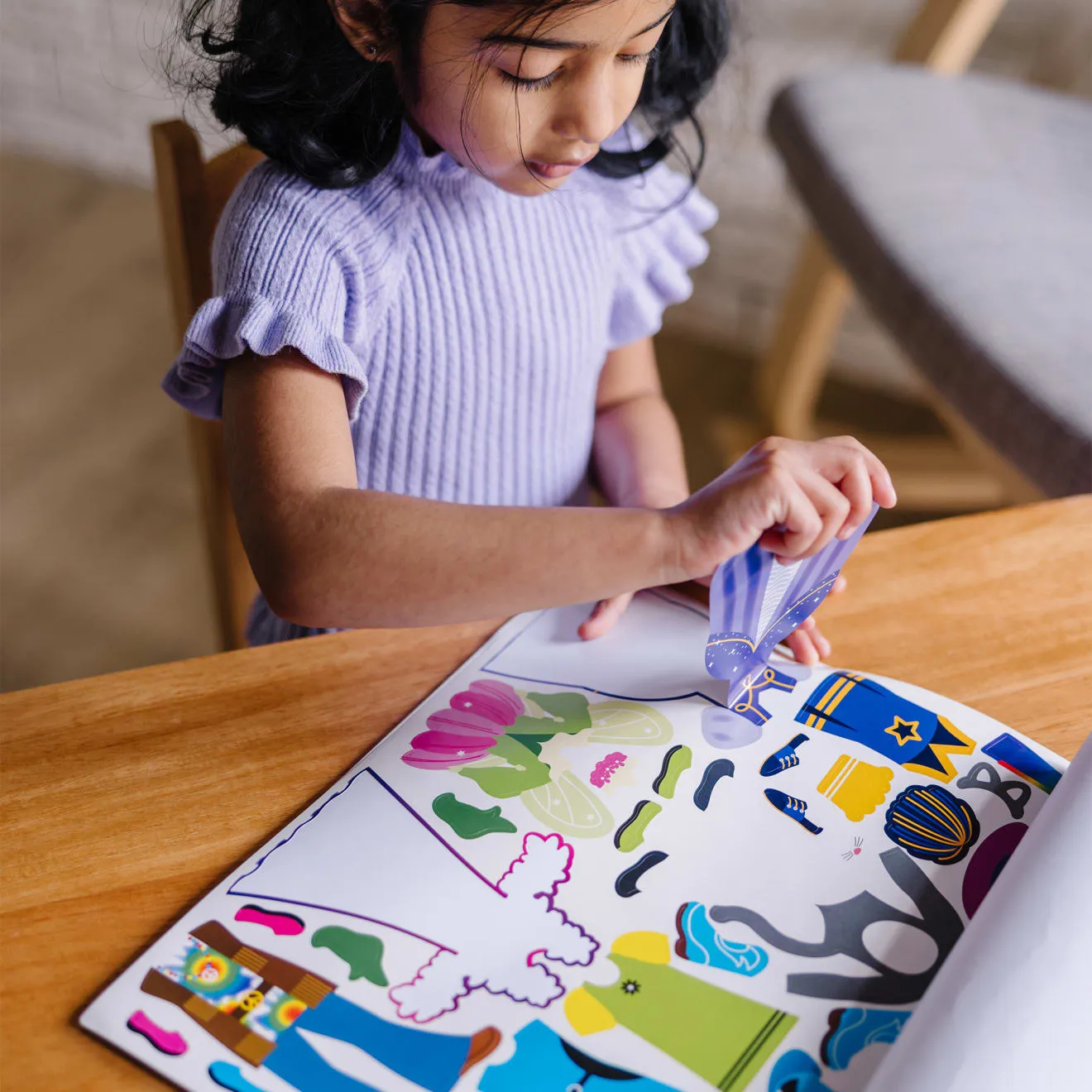 Melissa & Doug Dress-Up Stickerheft 165 wiederverwendbar