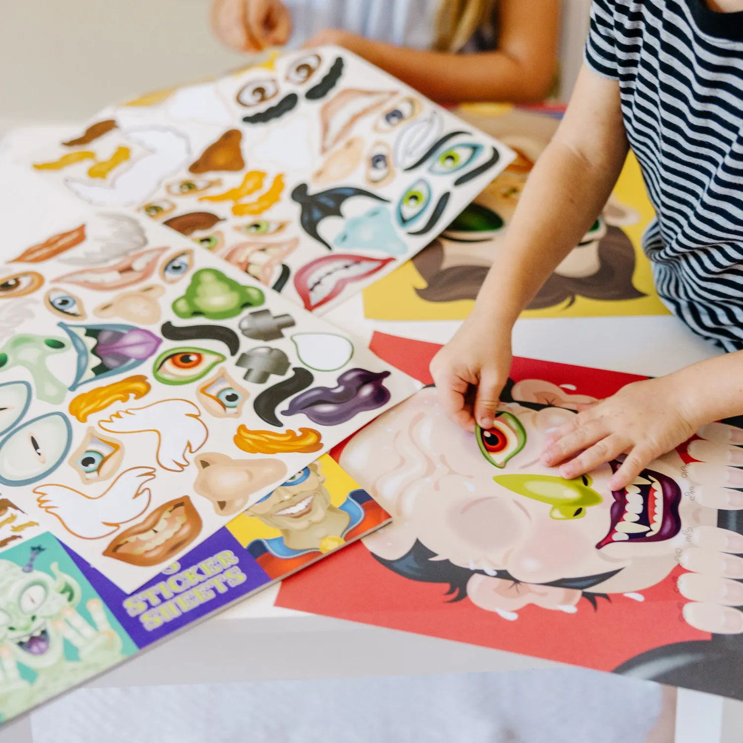 Melissa & Doug Make-a-Face Stickerheft Crazy Characters 160