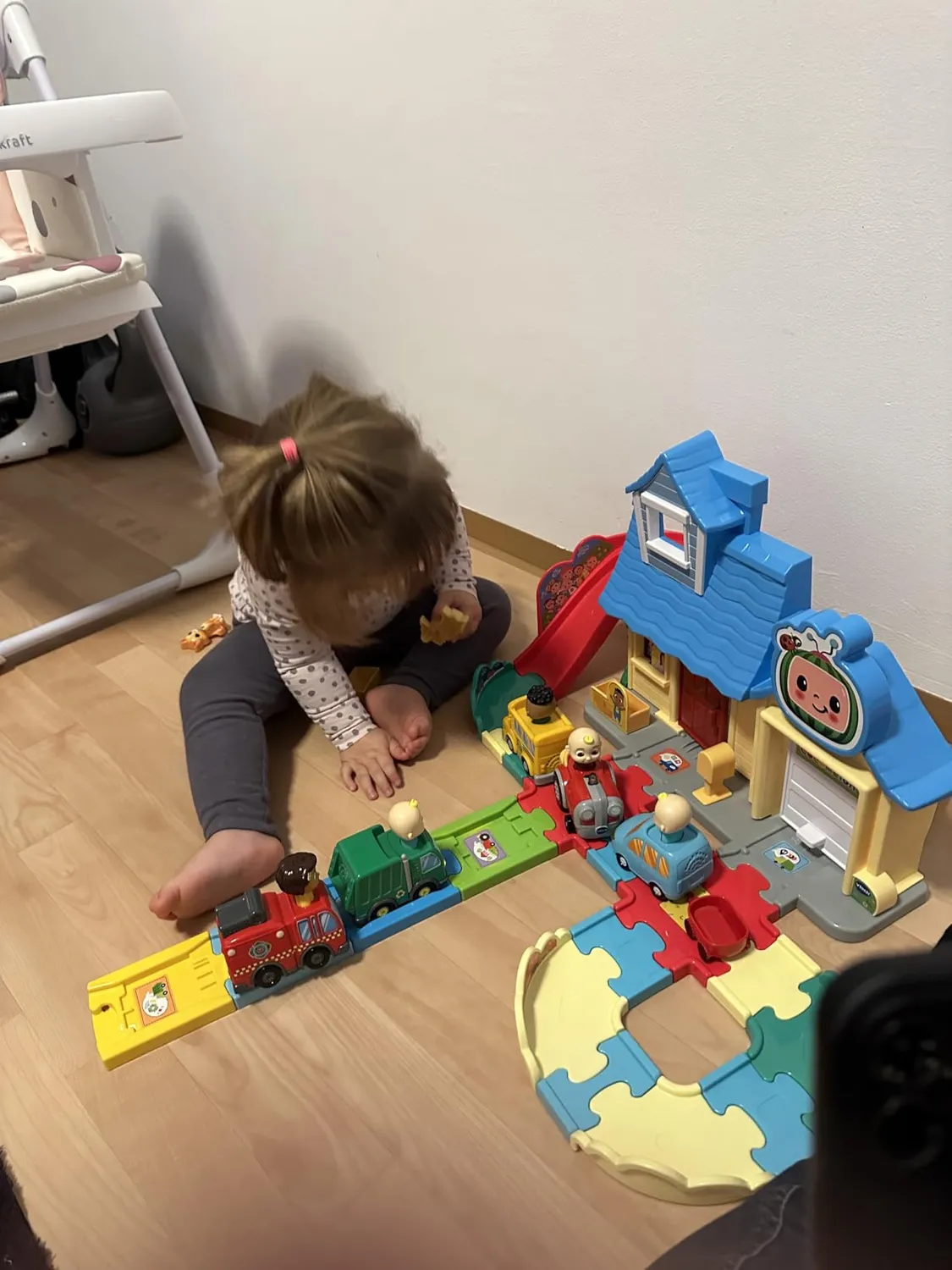 VTech Tut Tut Baby Flitzer Cocomelon JJs Spielhaus Schienenset