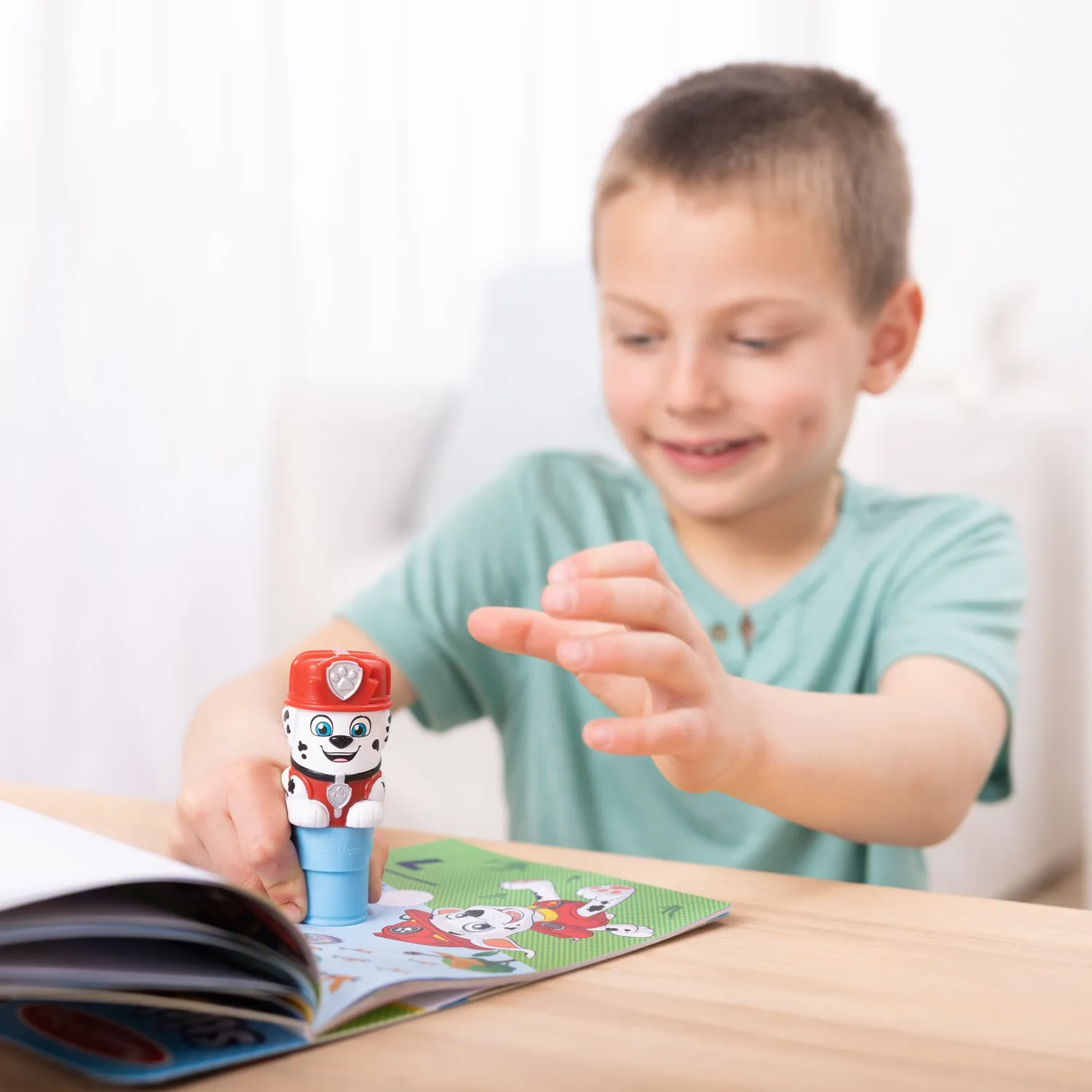 Melissa & Doug Sticker WOW Marshall Stickerbuch 24 Seiten