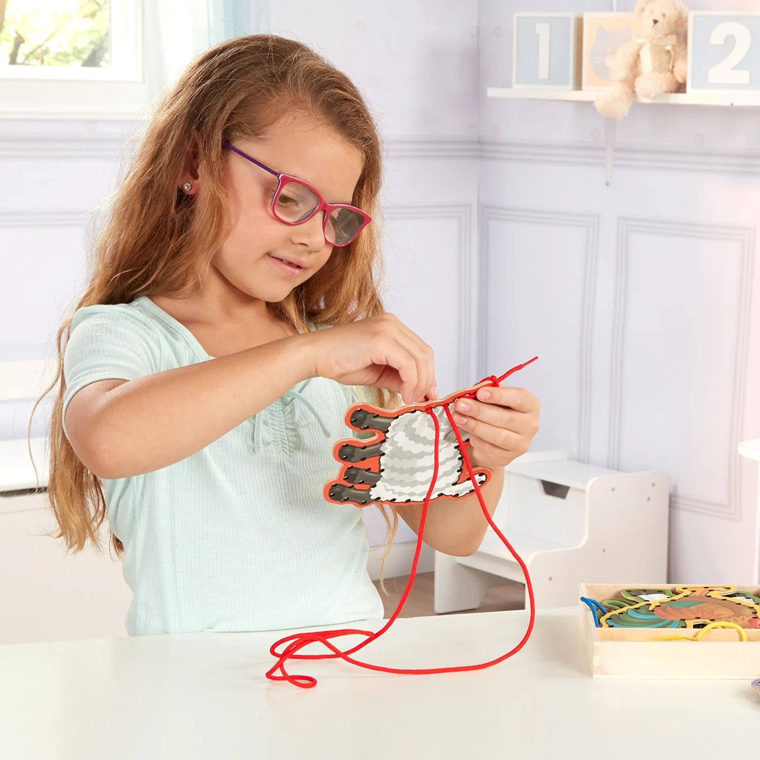 Melissa & Doug Lace & Trace Farm Fädelspiel Holz 5-teilig